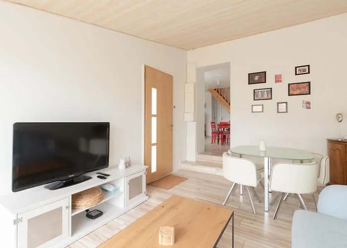 Maison Aux Moutiers - Wifi - Terrasse 別荘